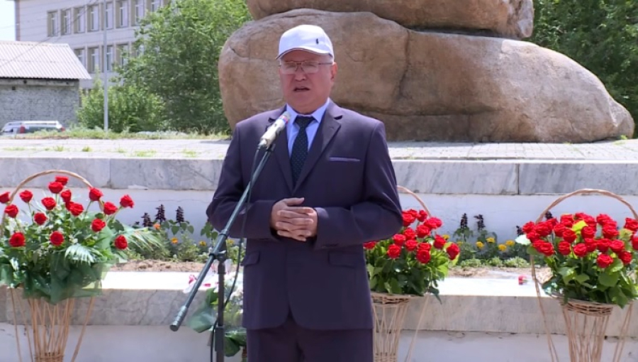 В Жетысу почтили минутой молчания память поэта Ильяса Жансугурова