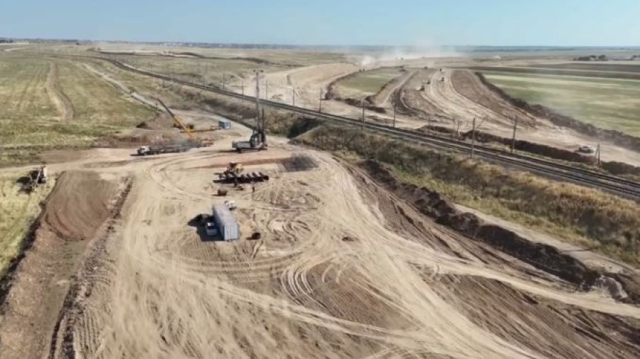 Железную дорогу «Дарбаза – Мактаарал» строят в Туркестанской области