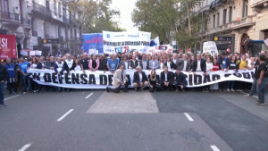 500 тыс. человек протестуют против сокращения бюджета университетов в Буэнос-Айресе