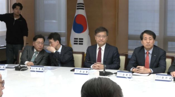 Власти Южной Кореи намерены защищать свои компании на фоне пошлин США