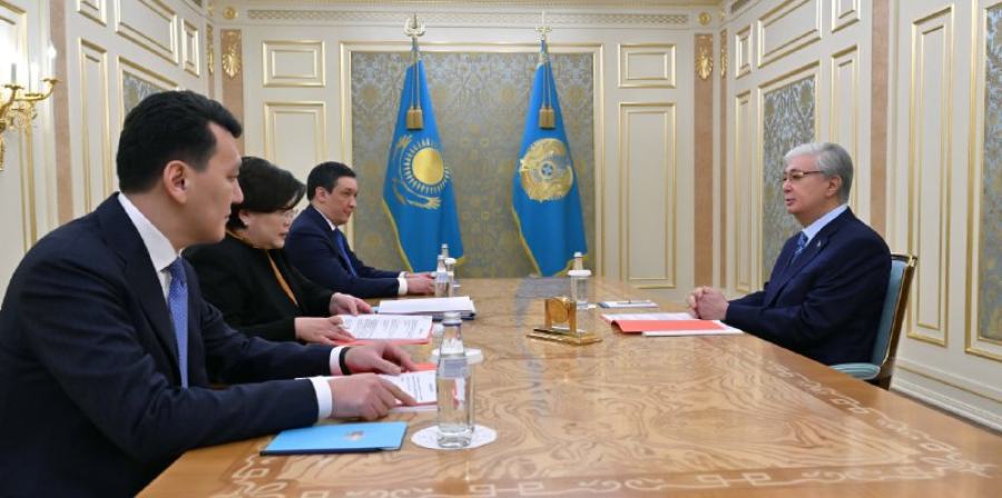 Президент Конституциялық комиссия жетекшілерімен жұмыс кеңесін өткізді