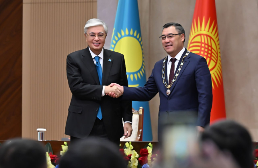 Глава государства наградил Садыра Жапарова орденом «Алтын Қыран»