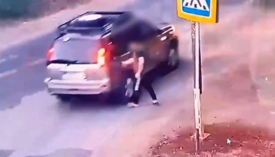 В Актобе мужчина дважды разыграл наезд автомобиля ради денег