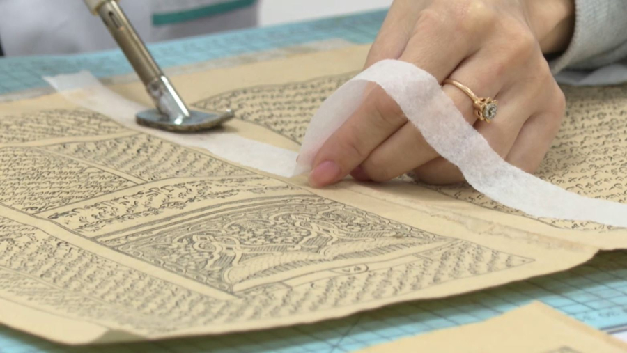 Реставраторлар қағазды қолдан құю әдісіне көшті