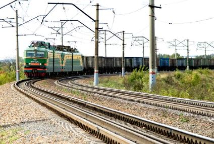 Казахстан обновит парк локомотивов и вагонов