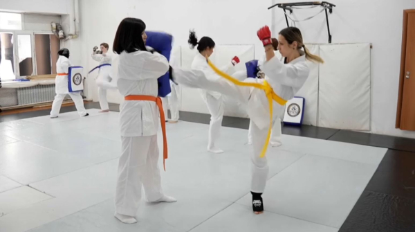 Женская группа по кёкушинкай каратэ становится популярной в Павлодаре