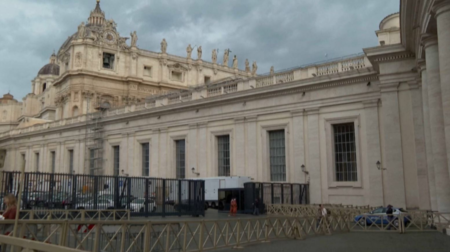 Сикстинскую капеллу в Ватикане закрыли из-за подготовки к конклаву