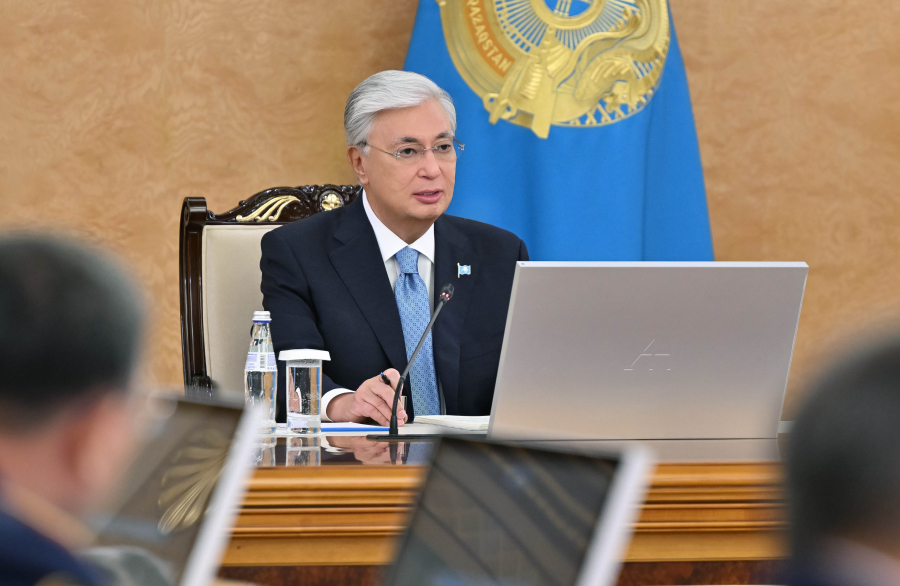 Глава государства провел совещание по вопросам развития ИИ