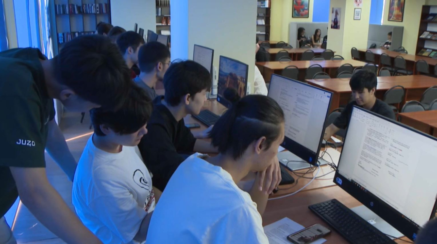 Базовый курс по ИИ завершили около 650 тысяч казахстанских студентов