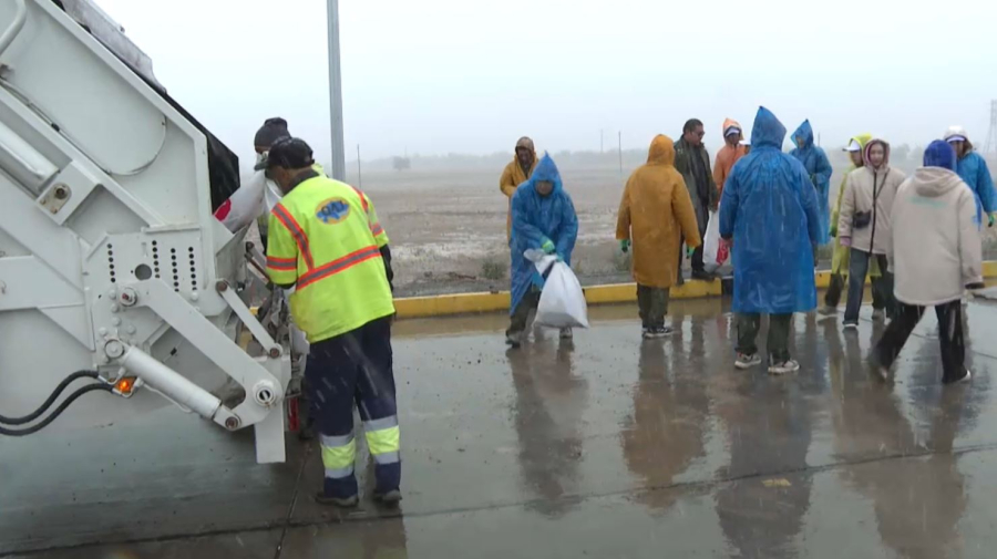 «Taza Qazaqstan» road-эстафетасы: Жамбыл облысындағы жол қоқыстан тазартылып жатыр
