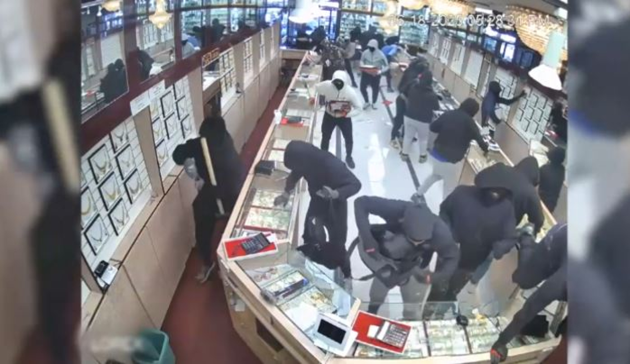 АҚШ-та $2 млн тұратын әшекейлер ұрланды