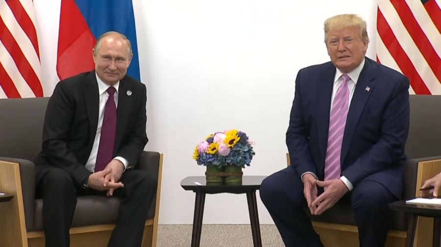 В. Путин Д. Трамппен телефон арқылы сөйлеседі