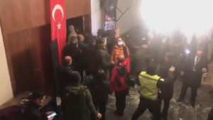 Потолок обрушился в отеле в Турции: 32 пострадавших