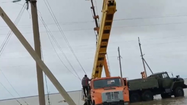Электроснабжение восстанавливают в селах Костанайской области