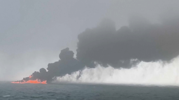 Солтүстік теңізде екі кеме соқтығысып, жанармай төгілді