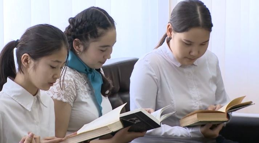 Астаналық оқушылар қашықтан оқиды   