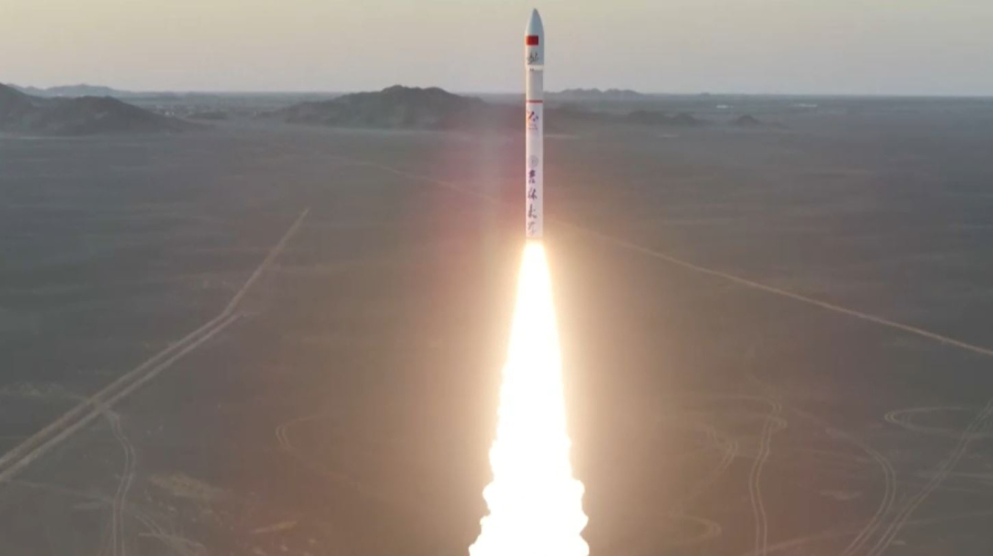 Қытай ғарышқа үш жаңа ғылыми-зерттеу спутнигін ұшырды