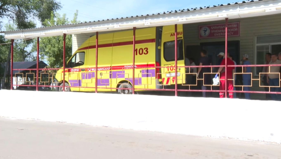 Үржарда көлік апатынан зардап шеккен екі бала Астанаға жіберілді