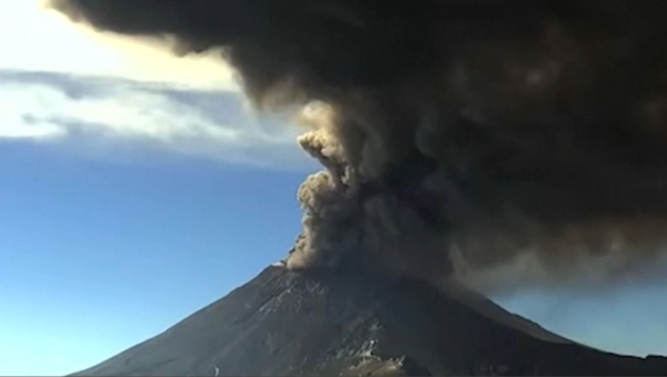 Мексикадағы ең қауіпті жанартау оянды