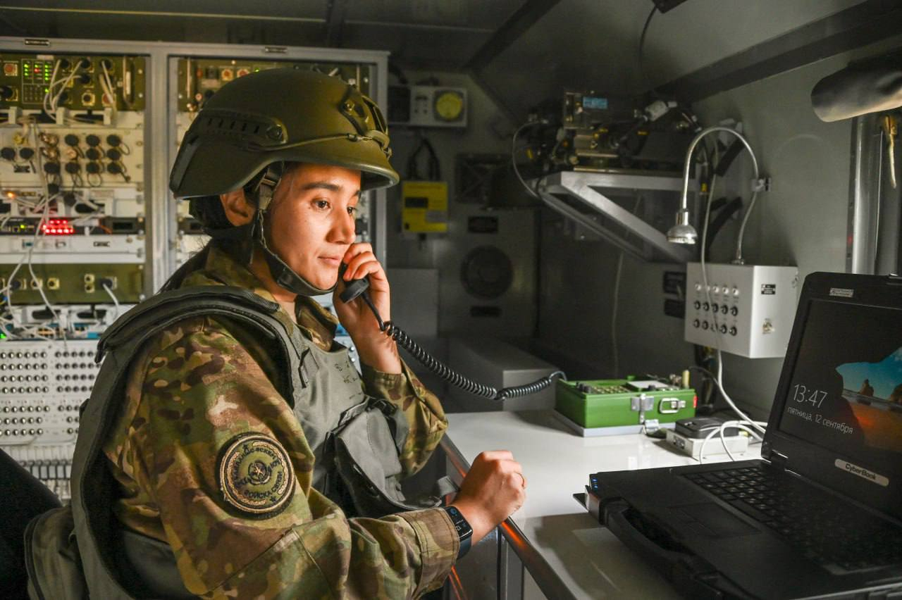 В Вооруженных силах проходят специальные учения войск связи