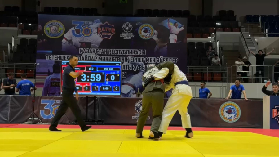 Алматыда қоян-қолтық ұрыстан республикалық турнир мәресіне жетті