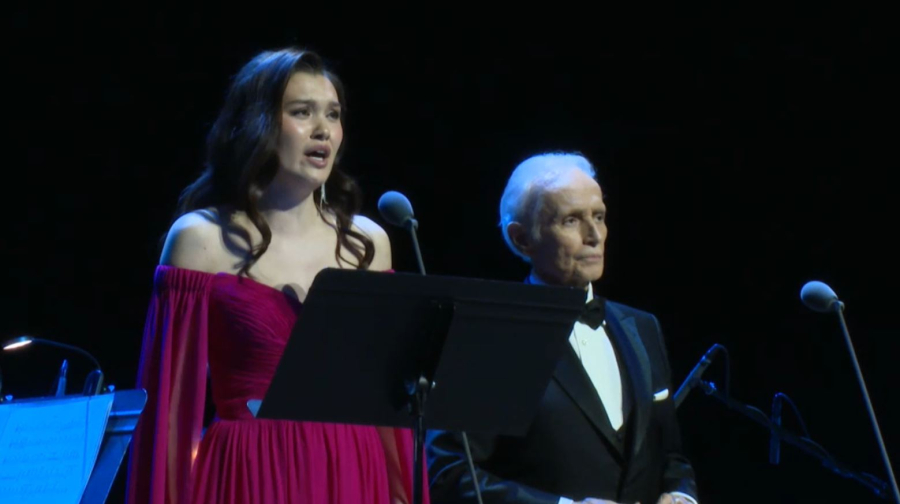 Оперная певица Айгерим Алтынбек дебютировала на концерте Хосе Каррераса