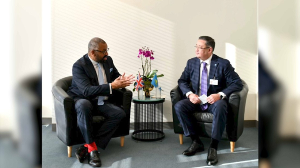 Главы МИД РК и Великобритании провели переговоры