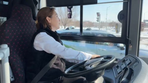 Женщина-водитель автобуса рассказала о своей профессии
