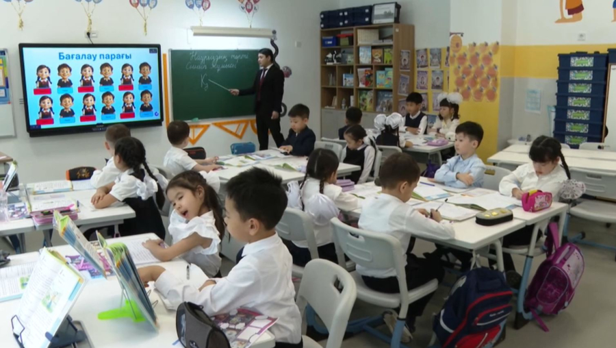 Елордалық ұстаз әліппедегі әріпті сөйлетіп жүр