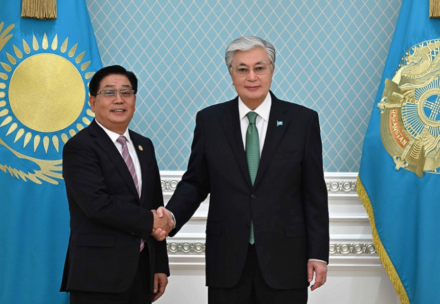 Глава государства принял председателя правления YTO Express