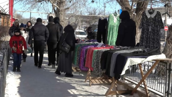Со стихийными рынками борются в Уральске