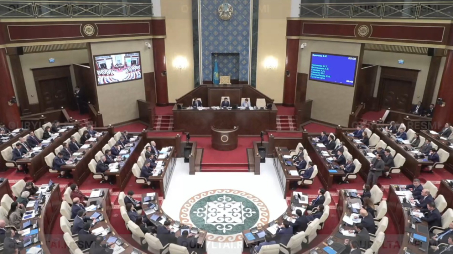 Құрылтай алдағы үш жылға арналған республикалық бюджет жобасын мақұлдады