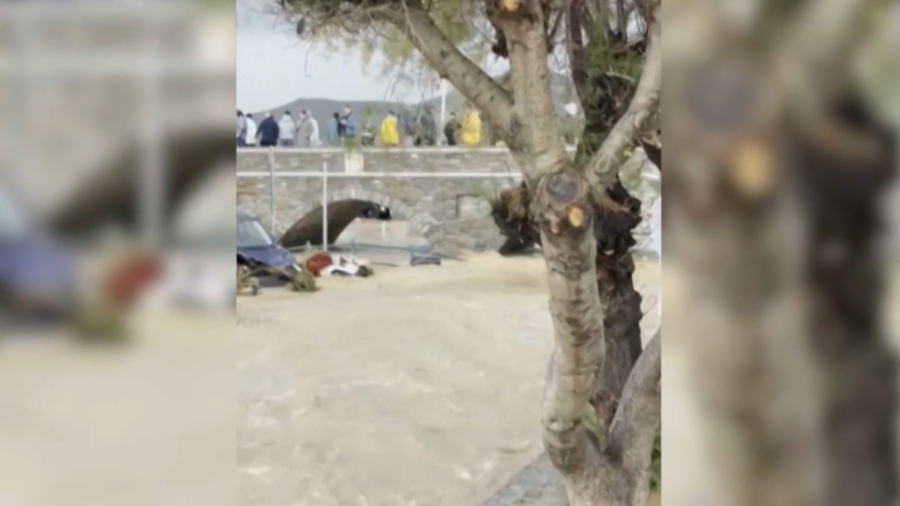 Грекияда су тасқынына байланысты мектептер жабылды