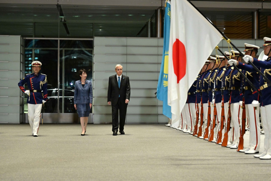 Токаев прибыл в офис Премьер-министра Японии