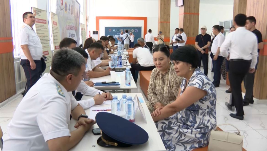 Шымкентте «Заң және тәртіп» апталығында көшпелі қабылдау өтті