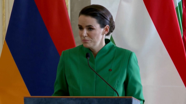 Венгрия президенті қызметінен кетті