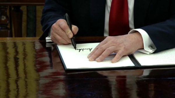 Трамп подписал указ о введении 25% пошлин на импорт авто