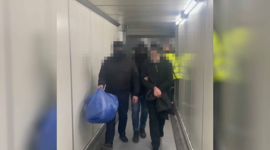 Грузияда ұсталған күдікті елге жеткізілді