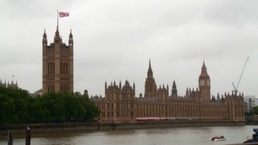 Миграция в Великобританию снизилась на 70%