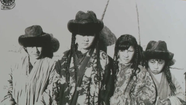 ХІХ ғасырдағы қазақ әйелдерінің фотосуреттері көрмеге қойылды