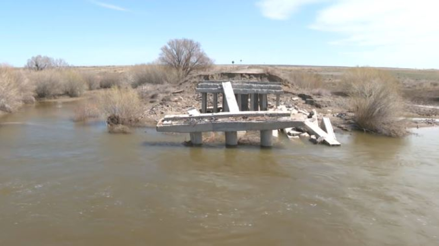 Тассай второй год без моста: жители области Абай просят помощи