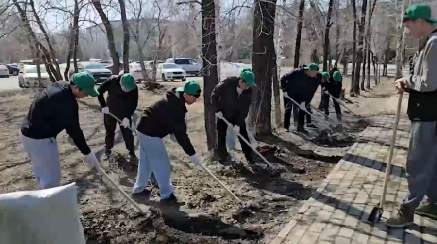 Таза Қазақстан: массовые субботники проходят в ВКО