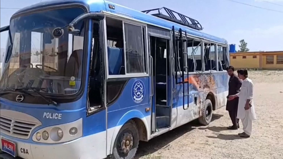 Взрыв заминированного автобуса в Пакистане: есть погибшие