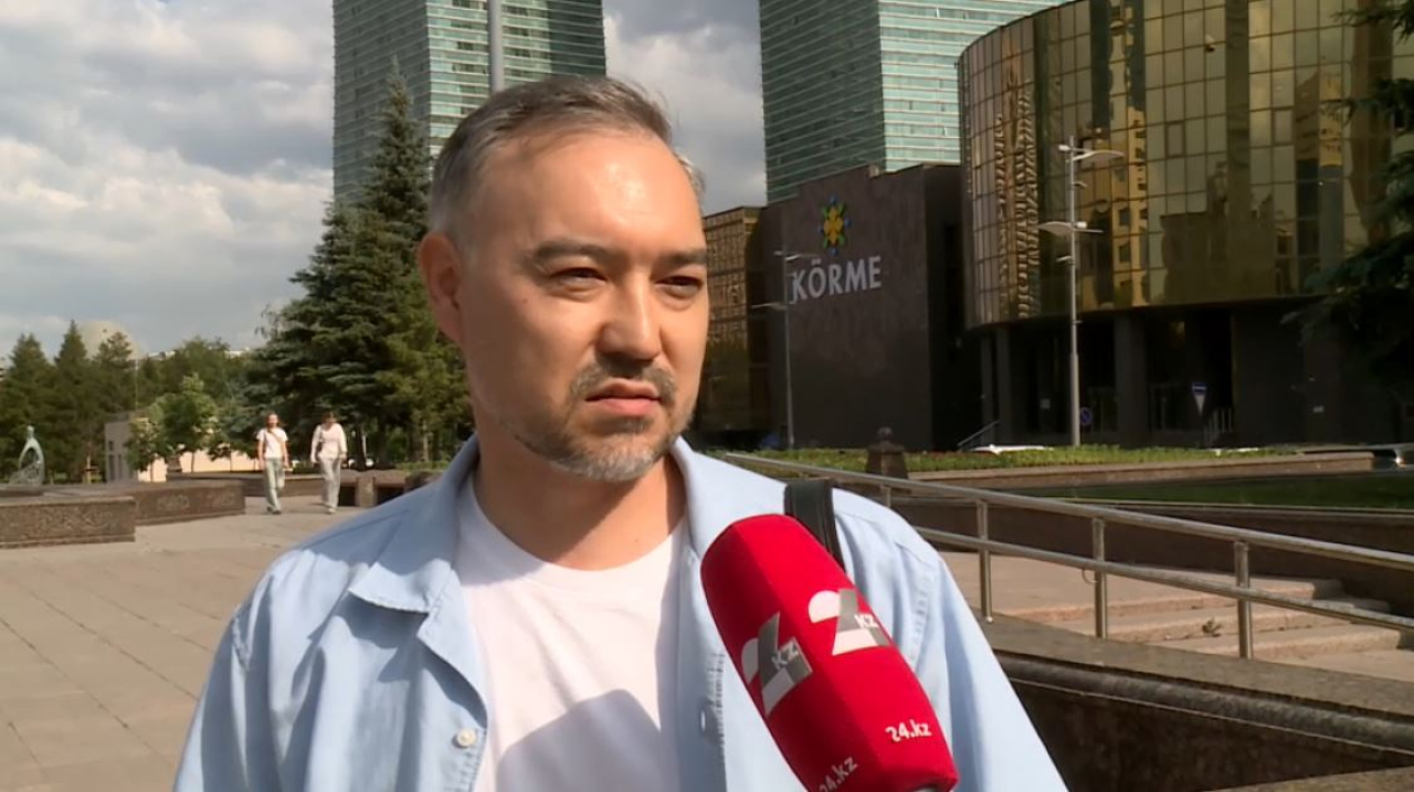 Казахстанцы стали реже снимать наличные