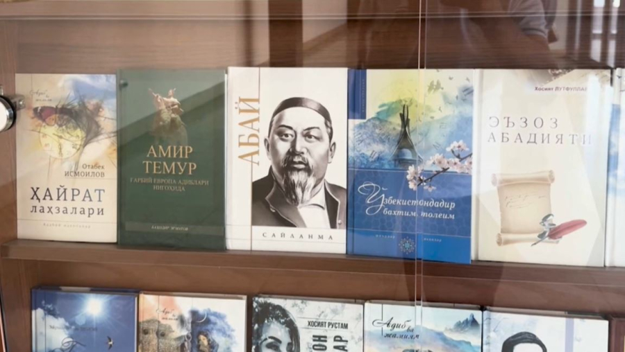 Өзбекстандағы қазақ жазушылары Абай шығармаларын аударды
