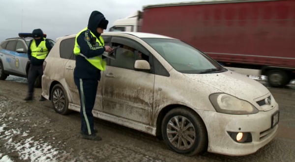 Атырауда 1100-ден аса жүргізуші жол ережесін бұзған