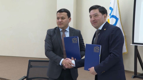 Түркістанда қайырымдылық қоры мен университет меморандумға отырды