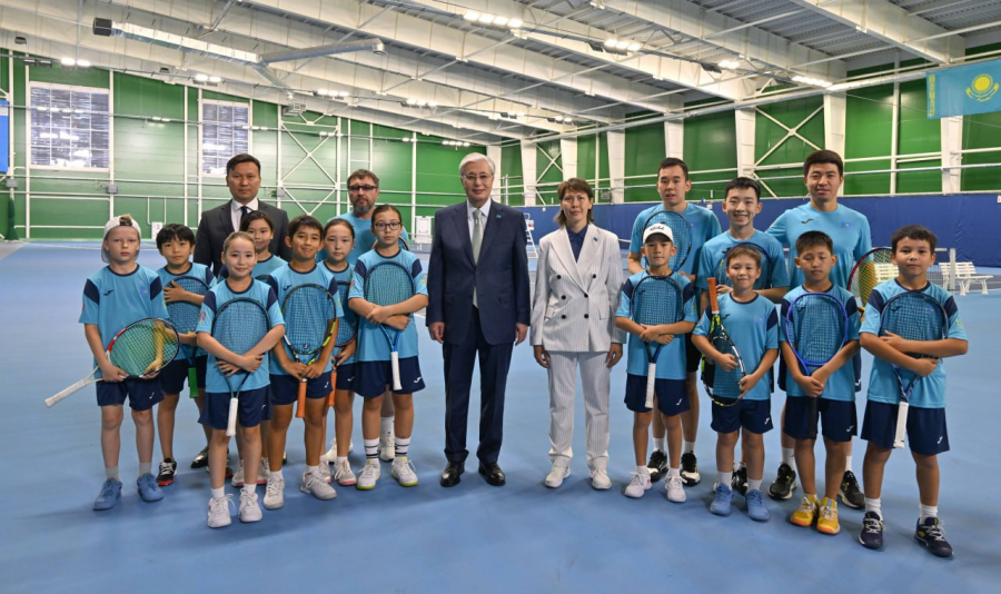 Токаев посетил спортивные и промышленные объекты столицы