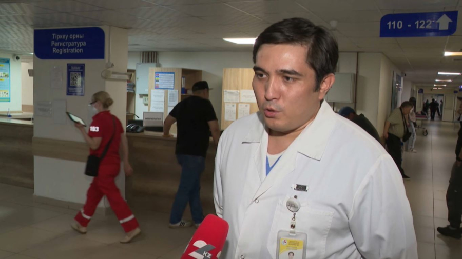 Алматыда әйел адам қатты дауыл кезінде ажалдан аман қалды