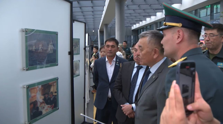 Фотовыставку ко Дню пограничника открыли в Астане